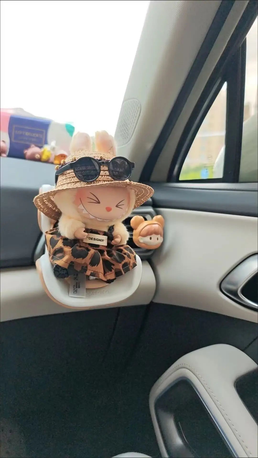 15-17cm doll Seat  3.0 Labubu car seat safety Seat Cute Doll Air Outlet high-grade Car Interior Decoration car seat